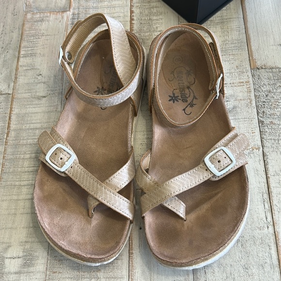 NORTHSIDE WOMENS, ANKLE STAP, COMFORTABLE SANDAL,  TAN, SIZE 8 - Picture 3 of 10